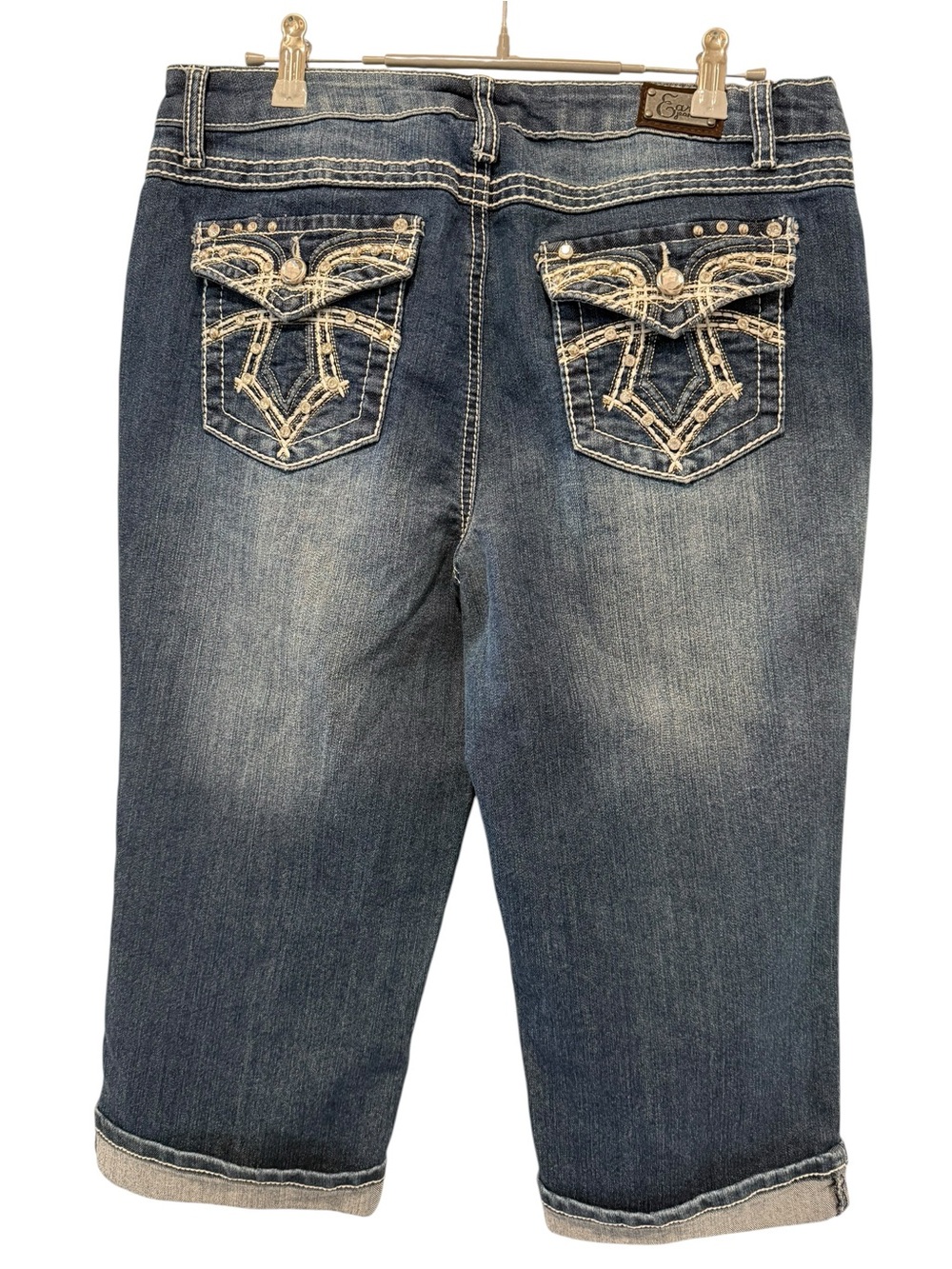 Earl Jeans capris with bling back pockets with flaps 10 - Picture 2 of 7